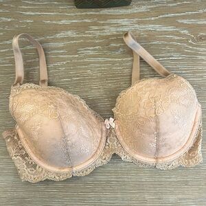 Victoria’s Secret lace dream angels 34D bra pink cream